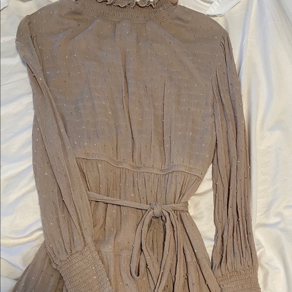 Tan/brown dress - Picture 4 of 4